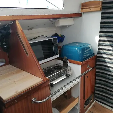 Bateau-hôtel Bateau à Quai La Rochelle (Charente-Maritime)
